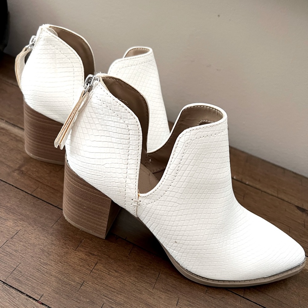 Apt. 9 Booties